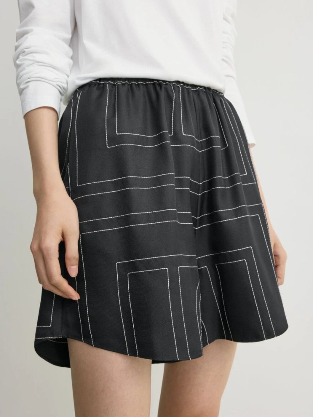 Iconic New TOTEME Monogram Silk PJ Shorts 34 2 XS $560 Black & Ivory